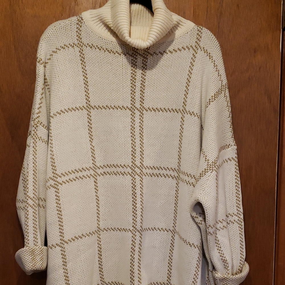 JODIFL Cream and Tan Checkered Turtleneck Sweater